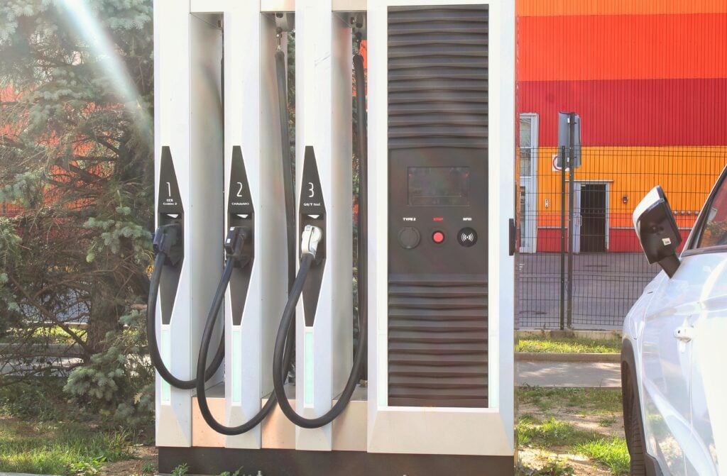 Power Station Generator Input: Dual-Fuel Charging