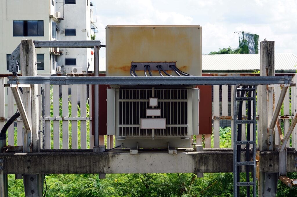 How Long Can a Power Station Run a Window AC