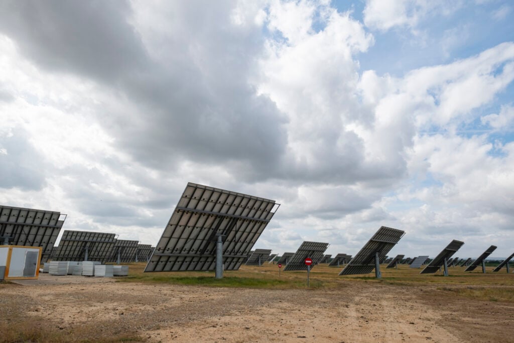Solar Generator vs Power Station